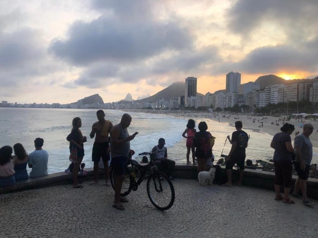 Copacabana A 7 Min Da Praia, Posto 2, Reformado!